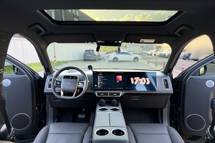理想汽车 理想L8 2023款 Pro中控内饰7001