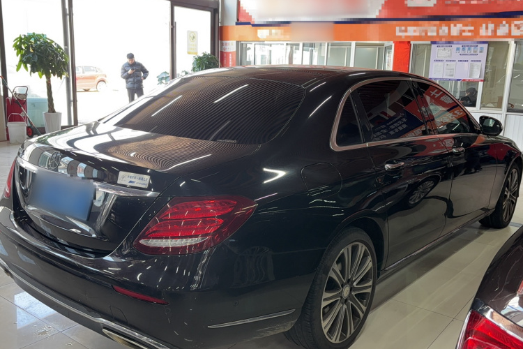 奔驰E级 2016款 E 300 L 豪华型车身外观6004