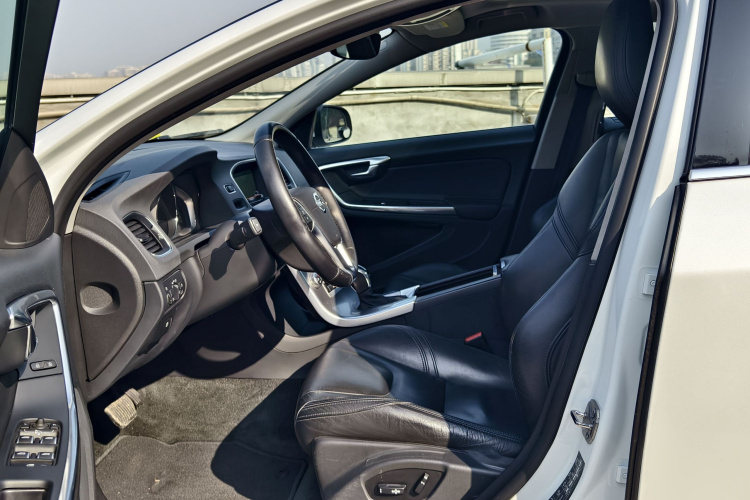 沃尔沃S60 2017款 S60L T5 智驭版中控内饰7005