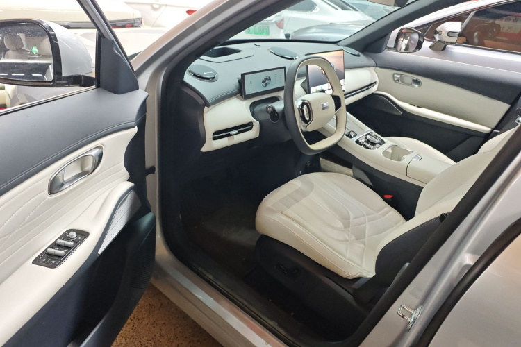 吉利银河 银河星舰7 EM-i 2025款 120km 领航版中控内饰7003