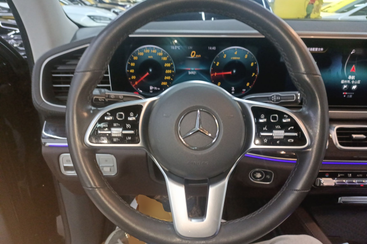 奔驰GLE 2020款 GLE 350 4MATIC 时尚型中控内饰13