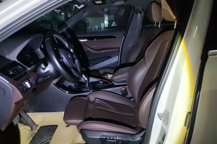 宝马X2 2020款 sDrive25i 领先型M越野套装中控内饰19