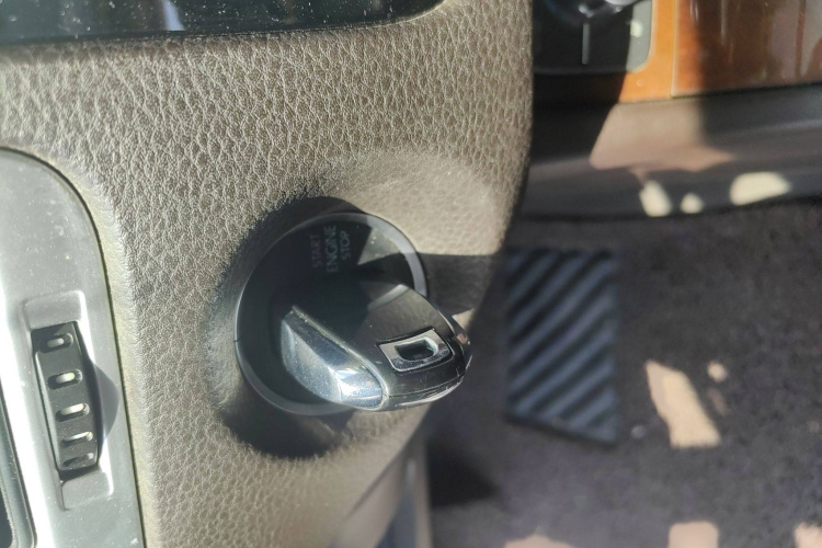 大众 途锐 2011款 3.0TSI 舒适型中控内饰7001