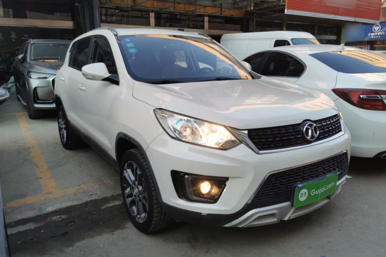 北京汽车 绅宝X35 2016款 1.5L 自动豪华版车身外观3