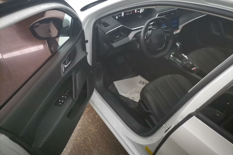 标致408 2022款 1.6T 进取版中控内饰7003