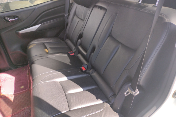 日产 途达 2018款 2.5L 自动两驱豪华版中控内饰21