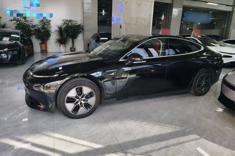 小鹏P7 2024款 P7i 550 Pro车身外观4