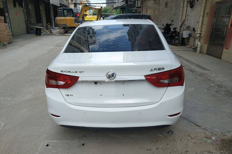 别克 英朗 2017款 15N 自动精英型车身外观6