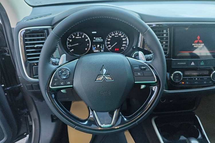 三菱 欧蓝德 2020款 2.4L 四驱致享版 7座局部细节13