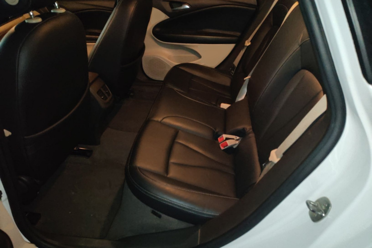 别克 威朗 2017款 三厢 15S 自动进取型中控内饰21