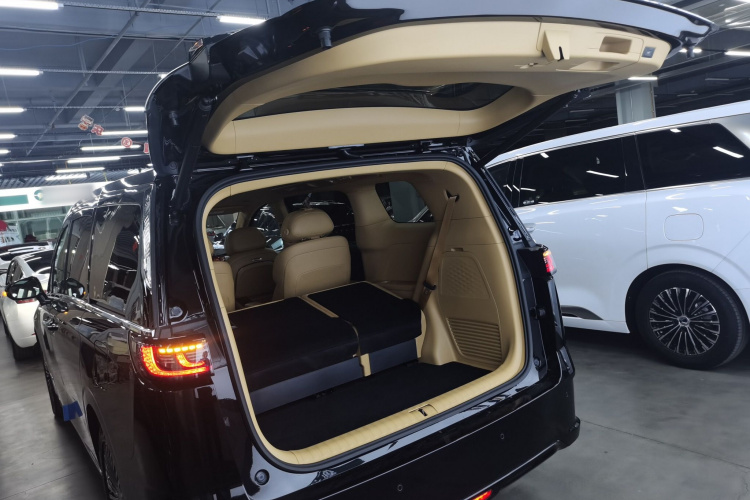 岚图汽车 岚图梦想家 2025款 PHEV 四驱尊贵鲲鹏版机舱底盘23