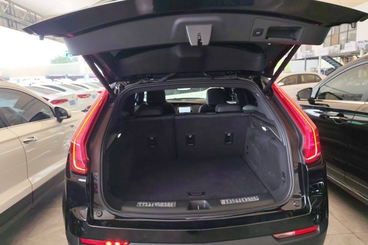 凯迪拉克XT4 2021款 28T 两驱领先型中控内饰23