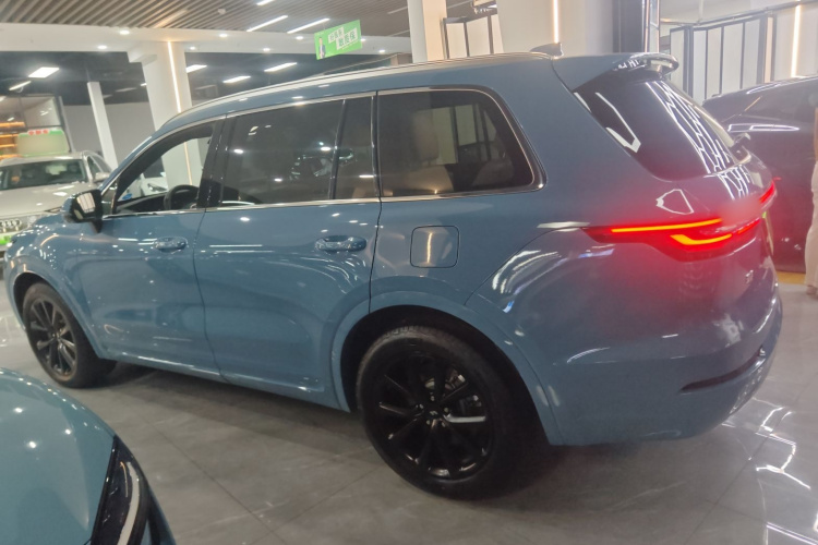 理想汽车 理想ONE 2021款 增程6座版车身外观4