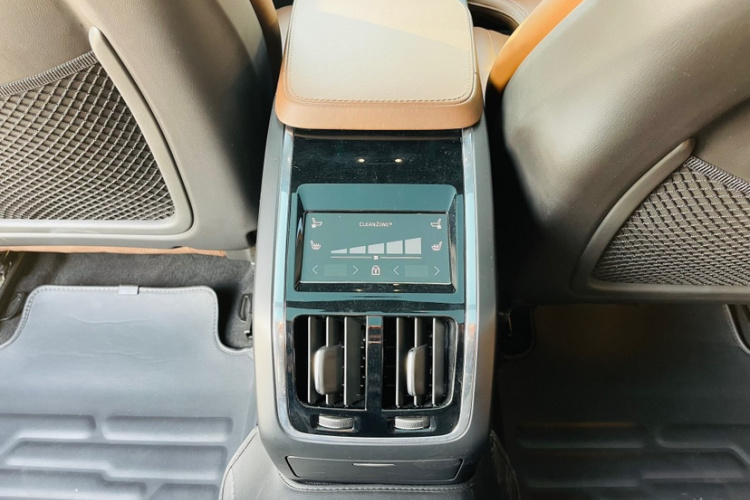 沃尔沃S90 2021款 B5 智雅豪华版中控内饰7011