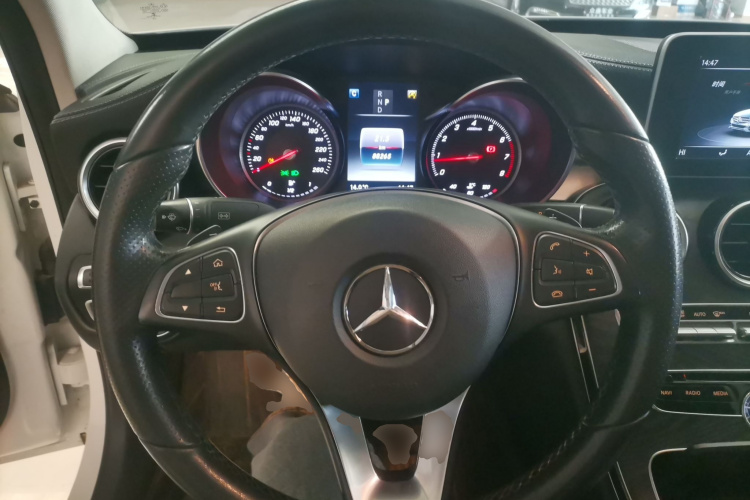 奔驰C级 2018款 C 200 L 运动版局部细节13