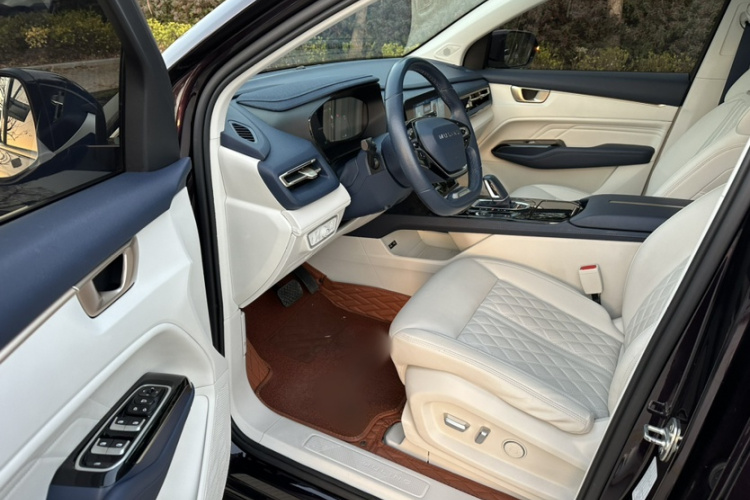 五菱汽车 五菱凯捷 2023款 2.0L DHT奢享型中控内饰7003