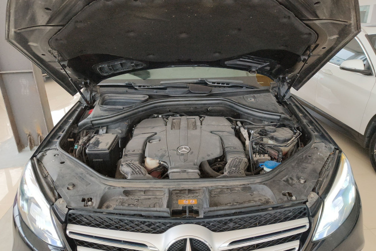 奔驰GLE 2018款 GLE 320 4MATIC 动感型臻藏版机舱底盘24