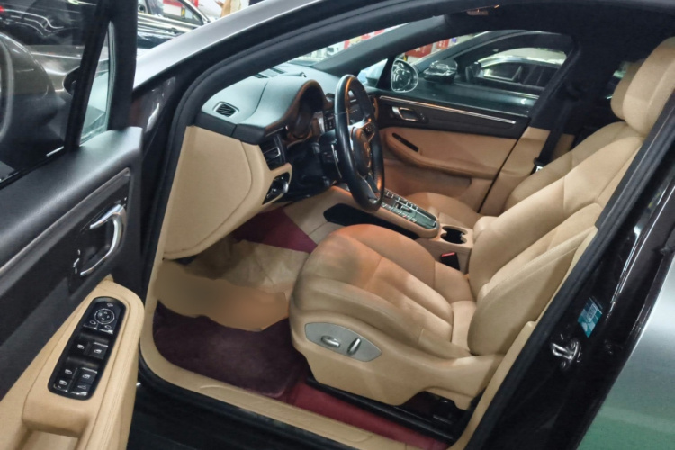 保时捷 2018款 Macan 2.0T中控内饰7003