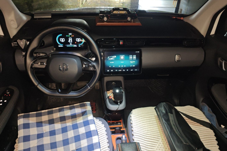 零跑汽车 零跑T03 2021款 400轻享版 磷酸铁锂中控内饰12
