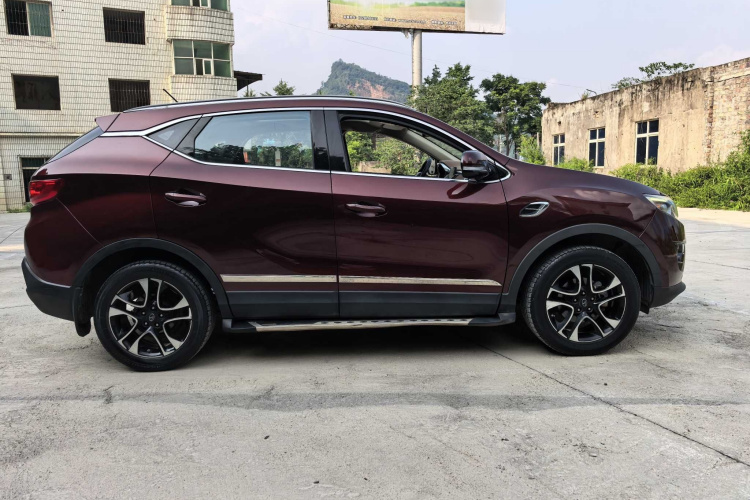 东南DX7 2015款 1.5T 手动尊贵型车身外观6004