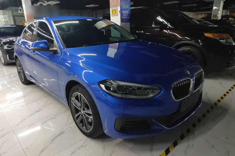 宝马1系 2020款 120i 时尚型车身外观3