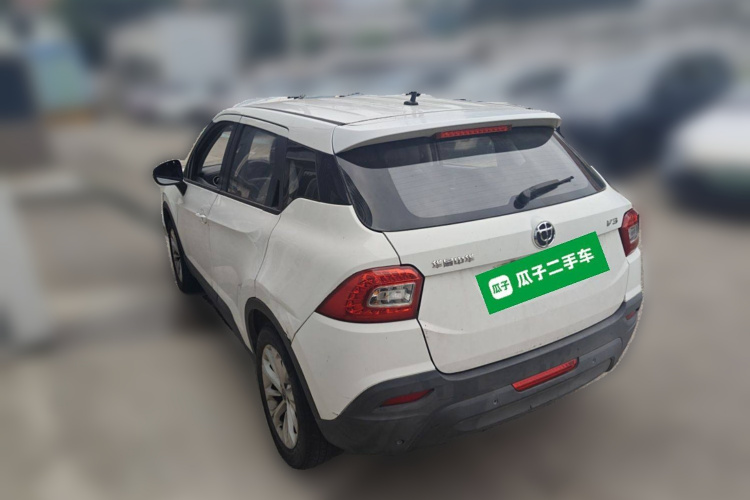 中华V3 2016款 1.5L 自动舒适型车身外观6003