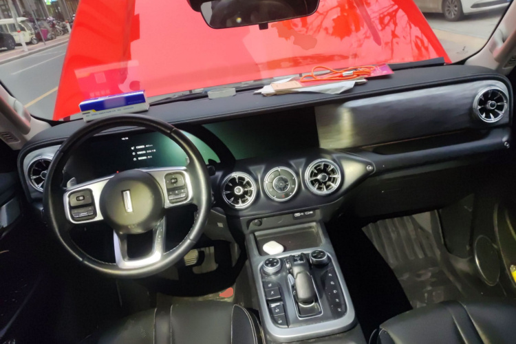 坦克300 2021款 越野版 2.0T 征服者中控内饰12