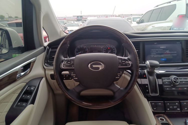 广汽传祺 传祺M8 2018款 320T 尊贵版局部细节13