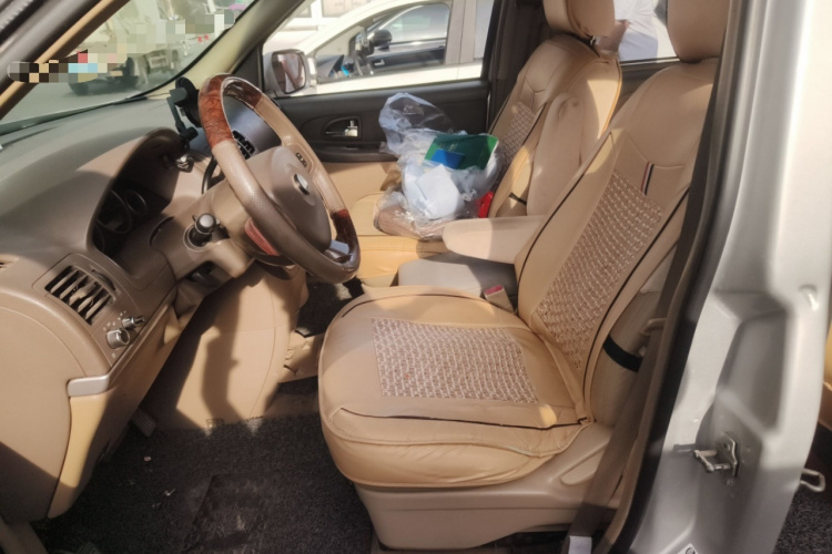 别克GL8 2014款 2.4L 经典版局部细节19