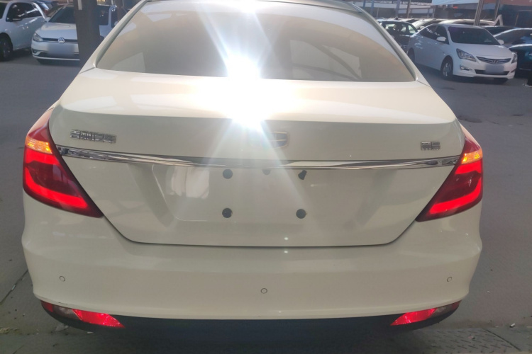 吉利汽车 帝豪 2017款 三厢百万款 1.5L 手动豪华型车身外观6