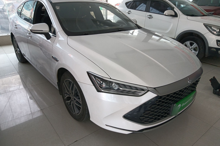 比亚迪 秦PLUS 2021款 DM-i 55KM 旗舰型车身外观3