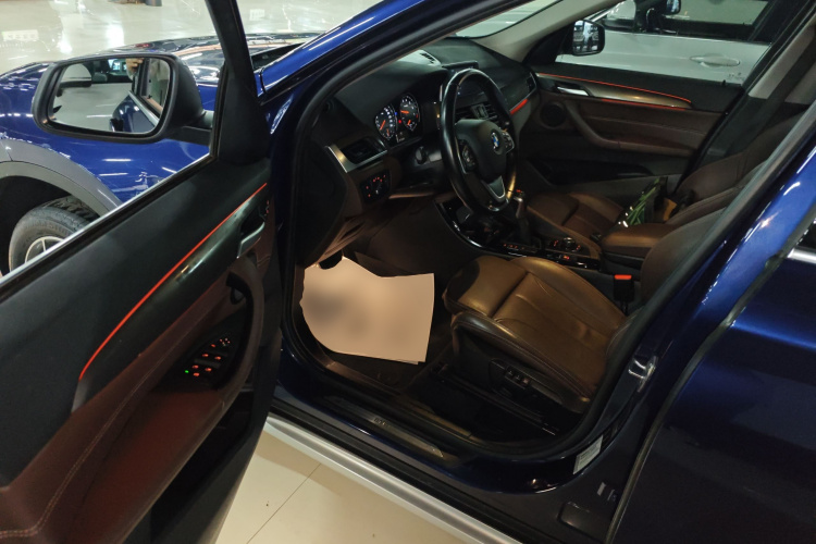 宝马X1 2019款 sDrive18Li 尊享型中控内饰20