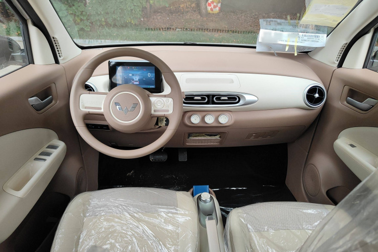 五菱汽车 宏光MINIEV 2025款 四门版 进阶款中控内饰7002
