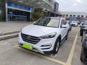 现代 途胜 2018款 1.6T 双离合两驱15周年特别版