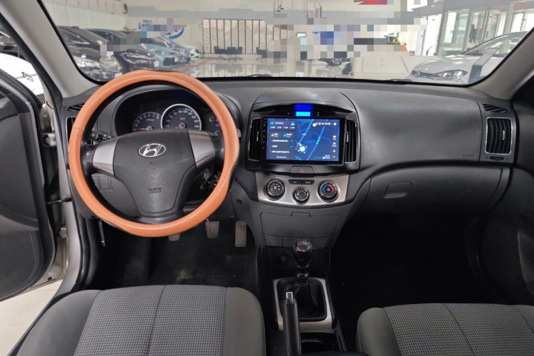 现代 悦动 2015款 1.6L 手动舒适型中控内饰12