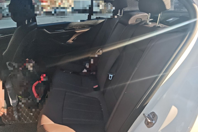 宝马5系 2019款 525Li M运动套装中控内饰21