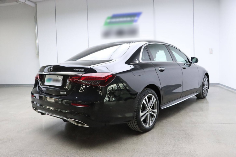 奔驰E级 2023款 E 260 L 运动型 4MATIC车身外观6007
