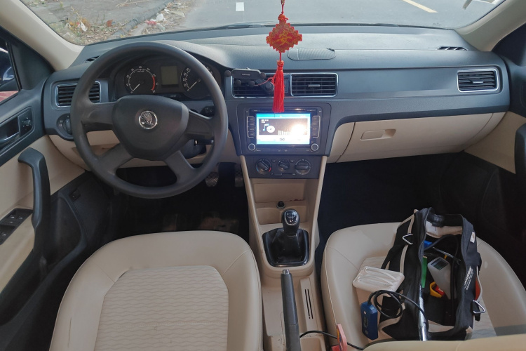 斯柯达 昕锐 2013款 1.6L 手动智选型中控内饰12