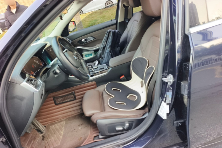 宝马3系 2020款 320Li M运动套装中控内饰19