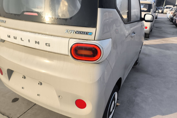 五菱汽车 宏光MINIEV 2024款 第三代 215km 青春版车身外观9