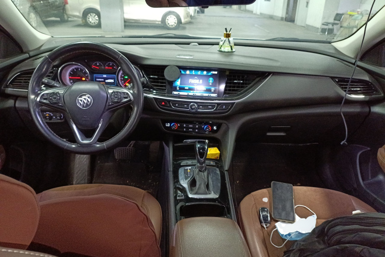 别克 君威 2019款 20T 精英型 国V中控内饰12