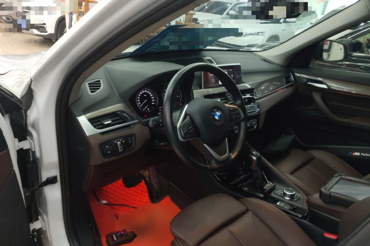 宝马X1 2019款 xDrive20Li 尊享型中控内饰7002