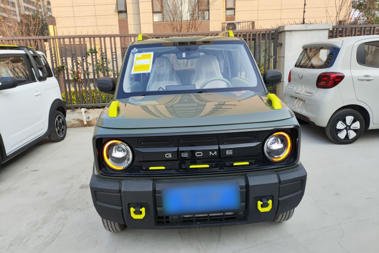 吉利银河 2025款 210km 熊猫骑士车身外观2