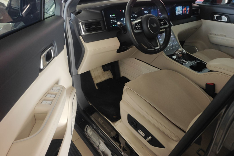 理想汽车 理想ONE 2021款 增程6座版中控内饰20