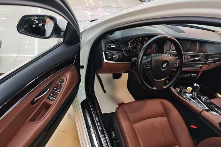 宝马5系 2017款 525Li 领先型中控内饰20