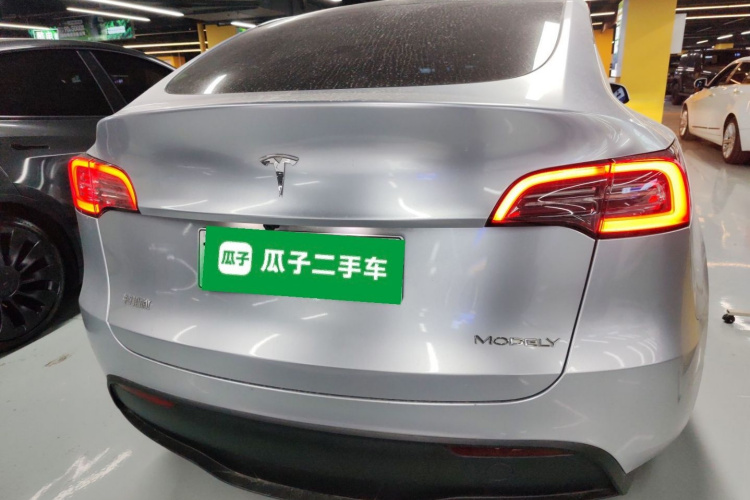 特斯拉 Model Y 2024款 后轮驱动版车身外观6004