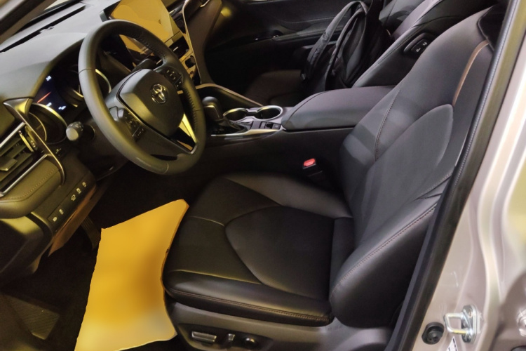 丰田 凯美瑞 2023款 2.0G 豪华版中控内饰19