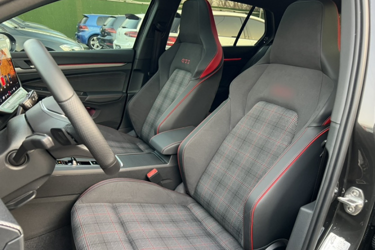 大众 高尔夫GTI 2025款 380TSI DSG GTI局部细节19