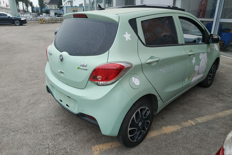 长安欧尚 奔奔E-Star 2021款 国民版 心悦版 磷酸铁锂（31.18kWh）车身外观7