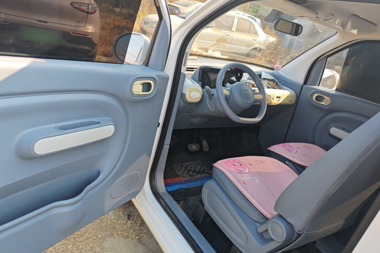 奔腾小马 2025款 222km 灵动马中控内饰20